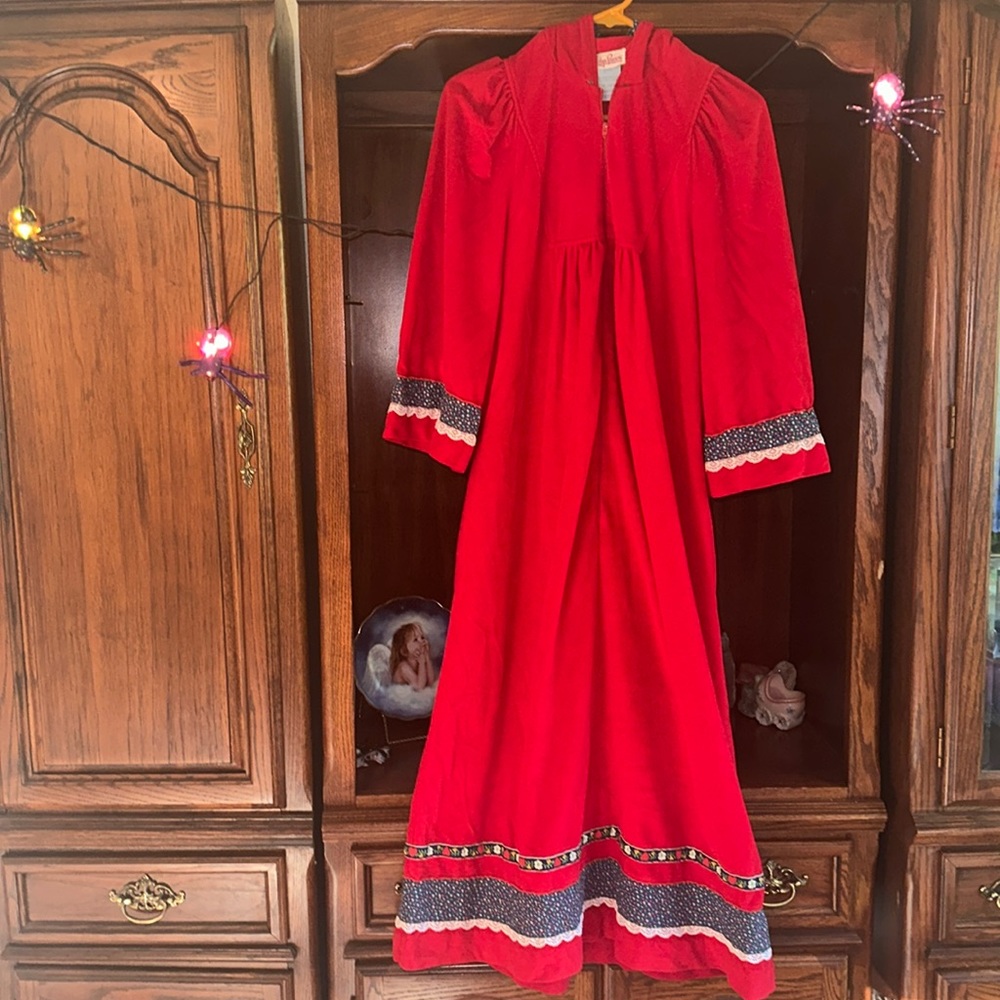 Vintage 70’s Evelyn Pearson Hooded House Dress